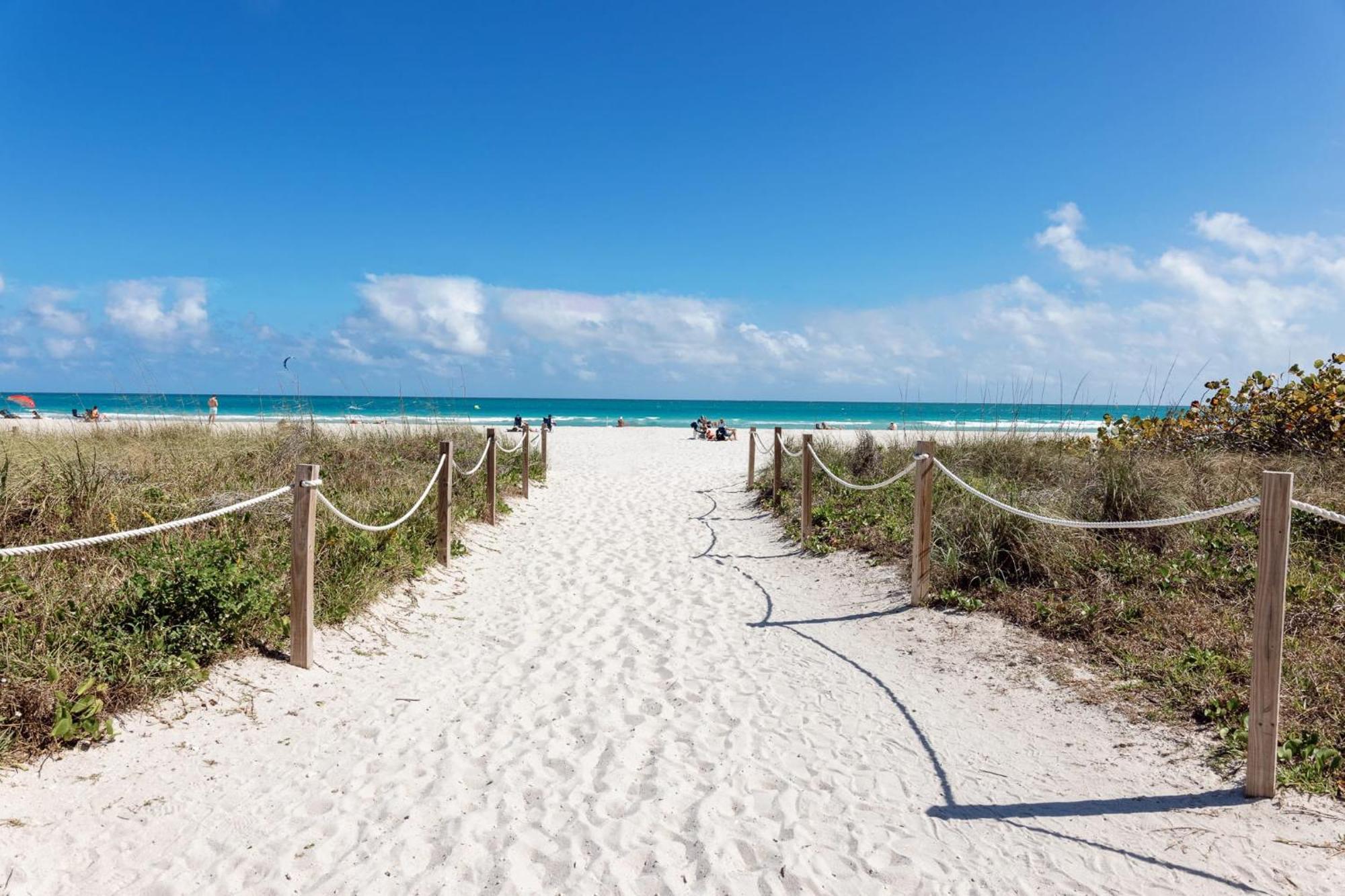 Lorraine Hotel Miami Beach Exterior photo