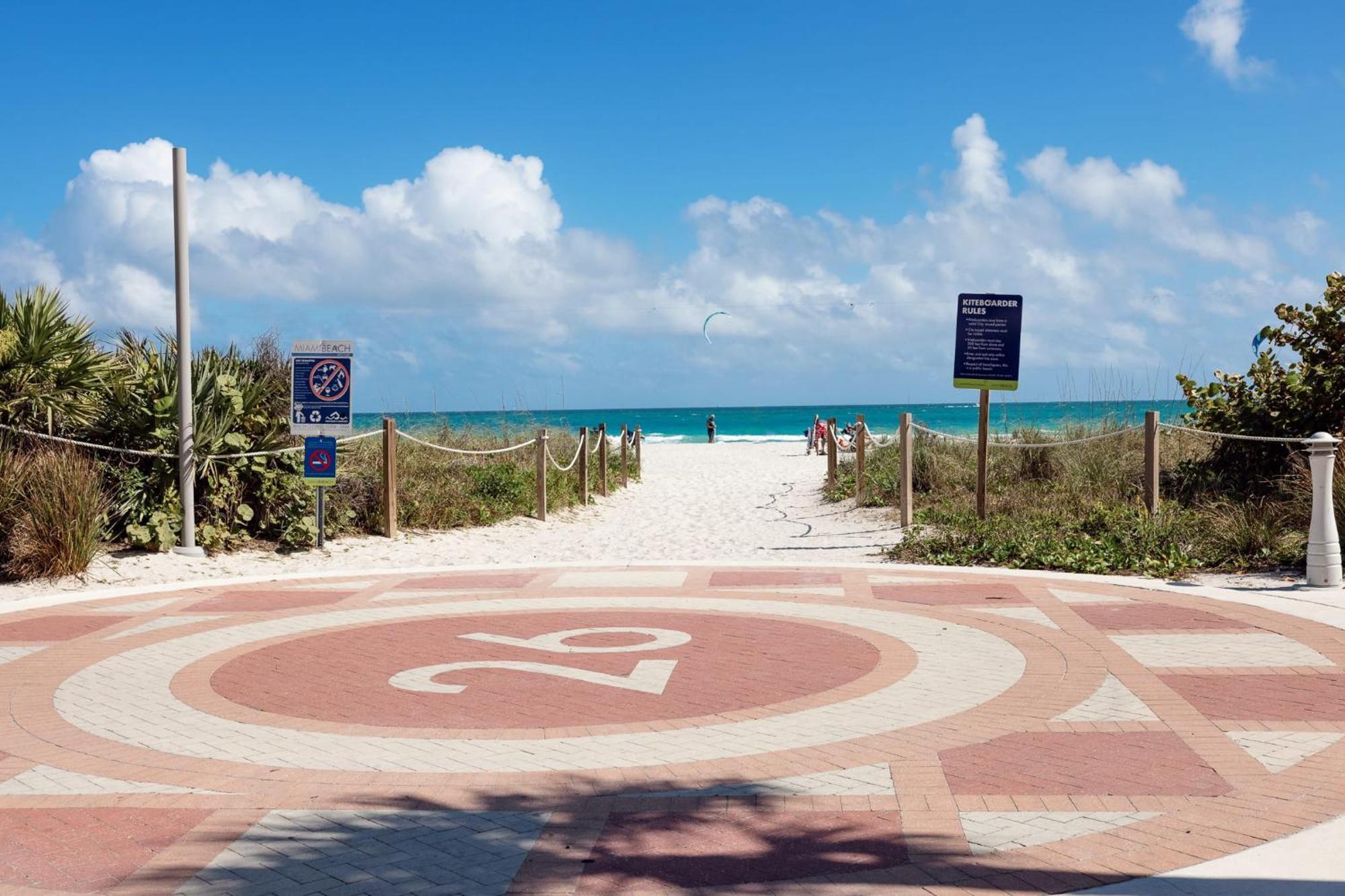 Lorraine Hotel Miami Beach Exterior photo